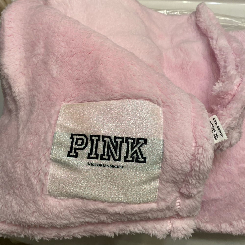 Pink VS Floral Tote and Blanket - Picture 3 of 8